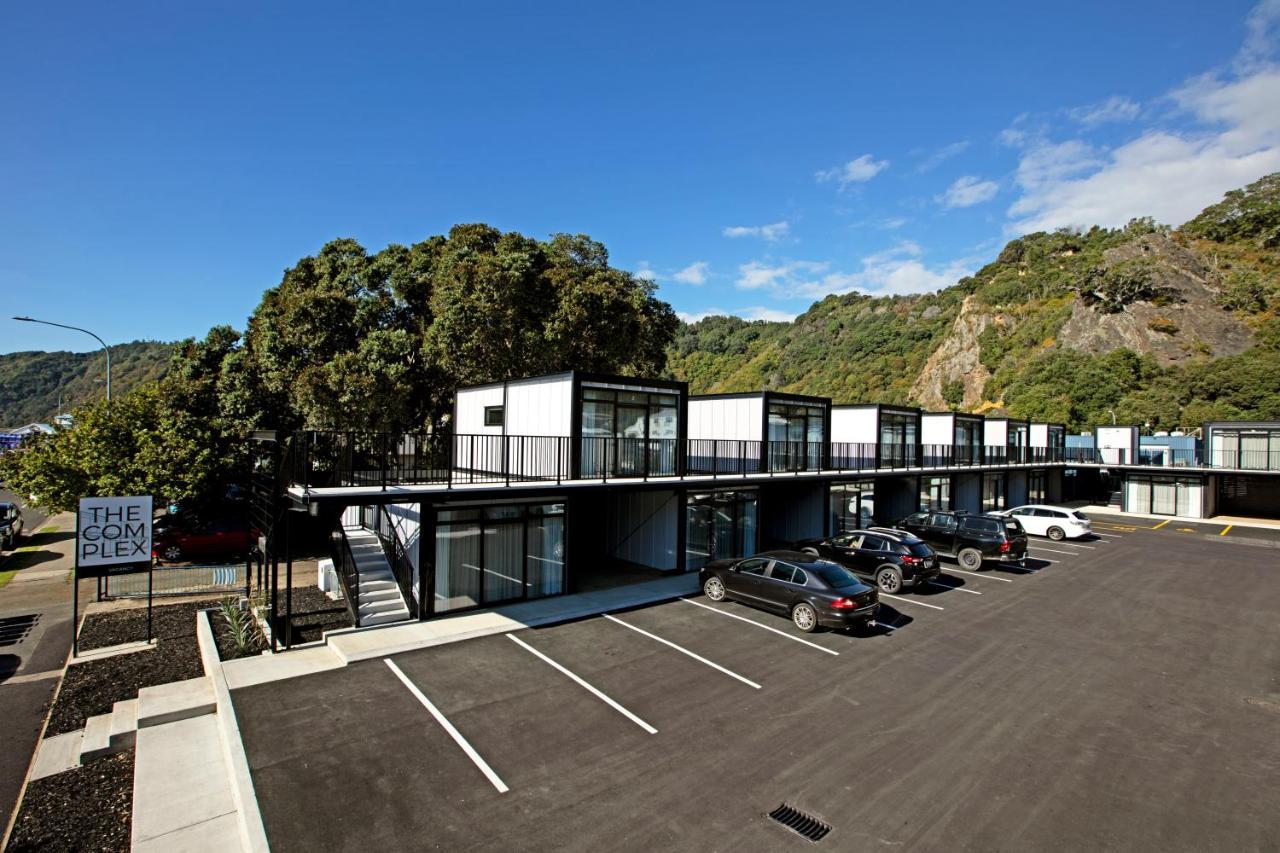 The Com Plex Motel Уакатане Екстериор снимка