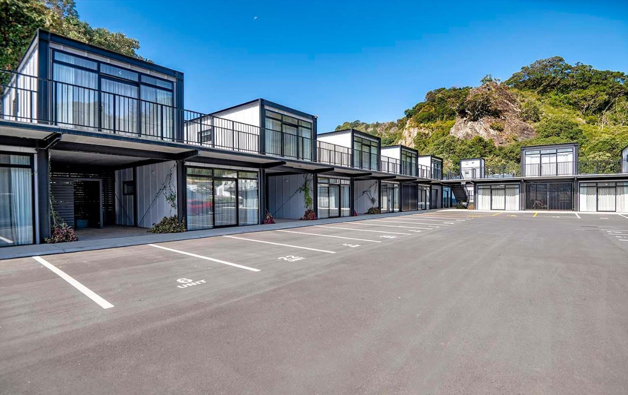 The Com Plex Motel Уакатане Екстериор снимка