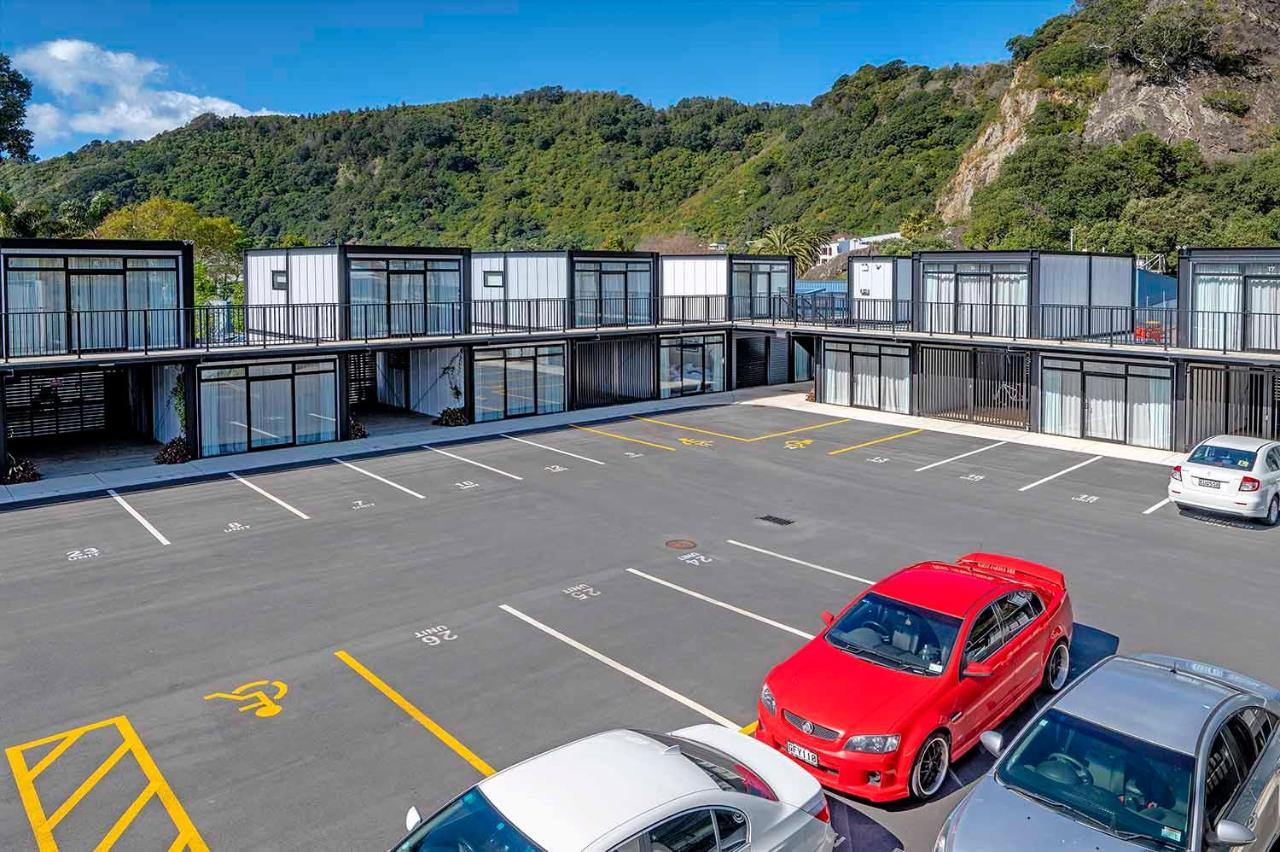 The Com Plex Motel Уакатане Екстериор снимка